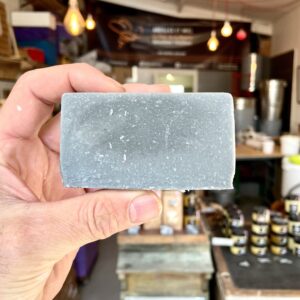 Savon au Miel et Charbon actif